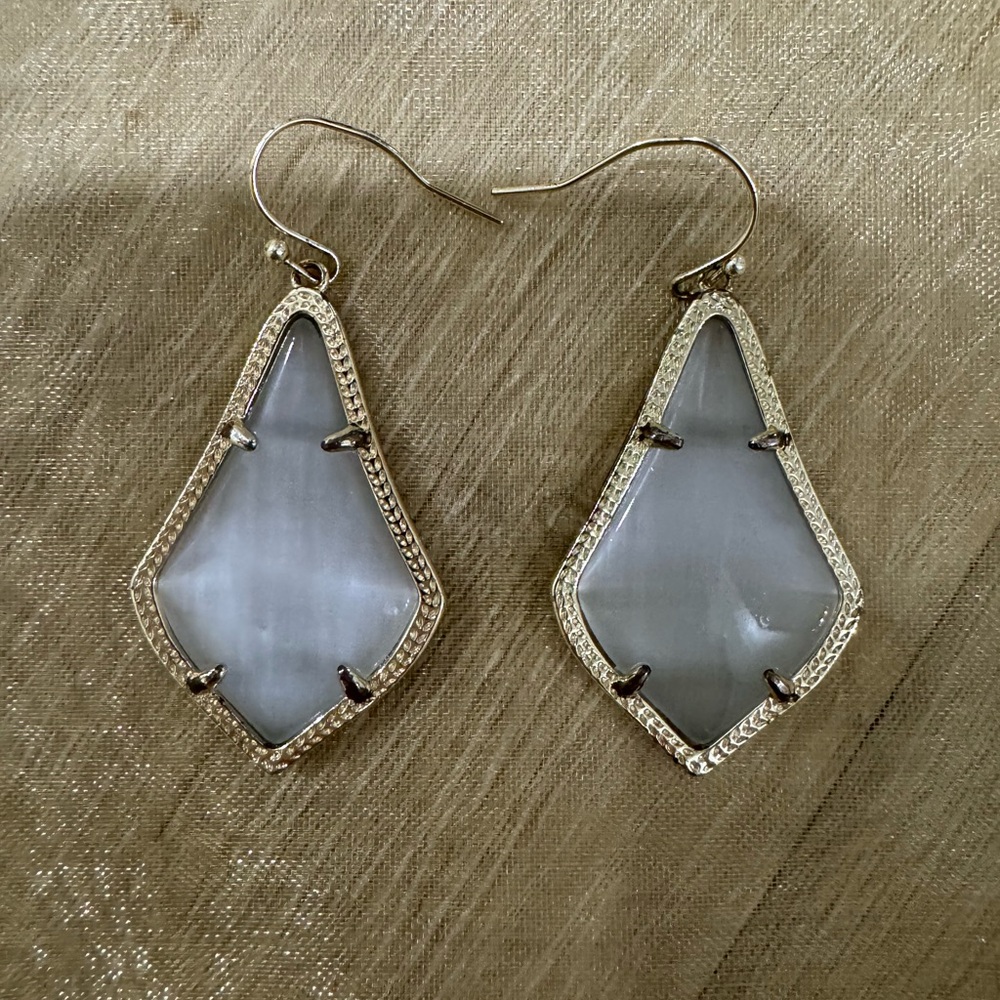 OG Kendra Scott Tear Drop Earrings